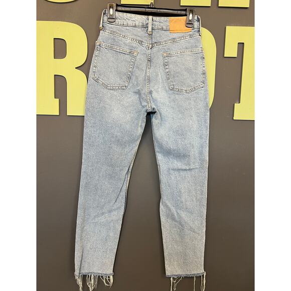 H&M Divided High Rise Light Wash Raw Hem Jeans Size 4 - Picture 2 of 4